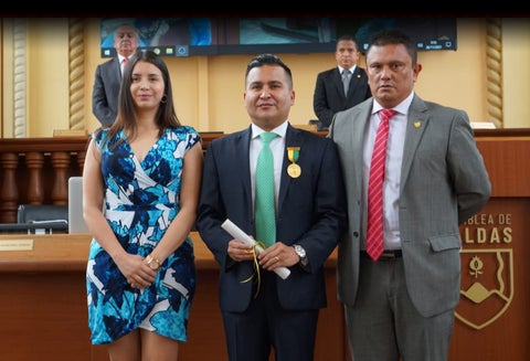 Jorge Eliécer Laverde condecorado por la Asamblea de Caldas