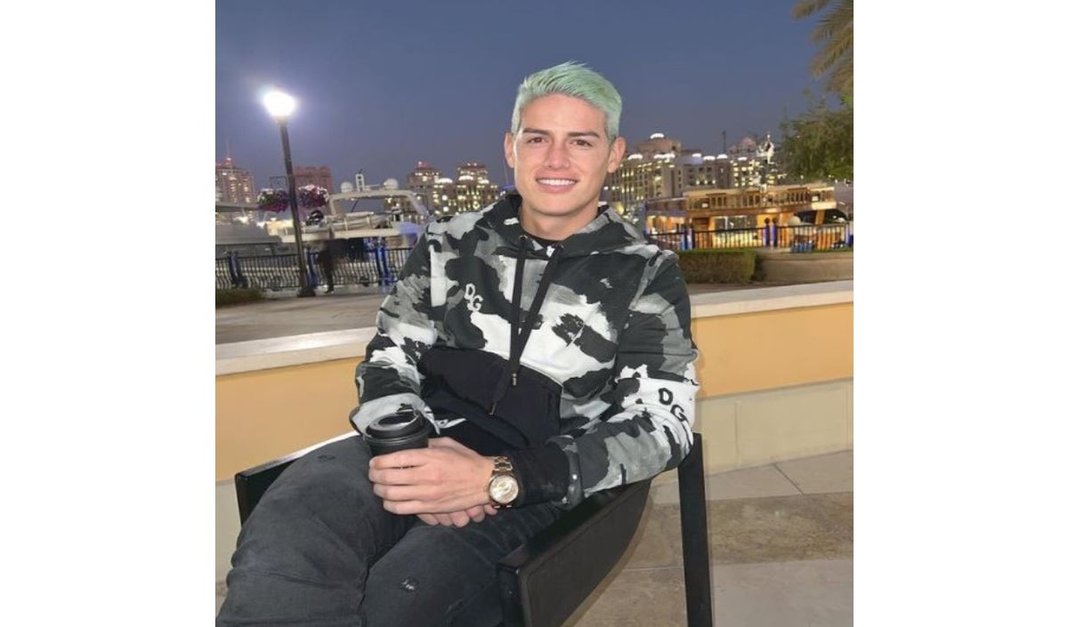 James Rodríguez se tinturó el cabello de azul