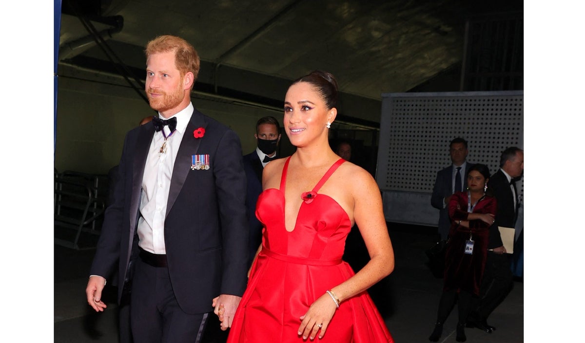 Meghan Markle y el príncipe Harry asisten al Intrepid Museum