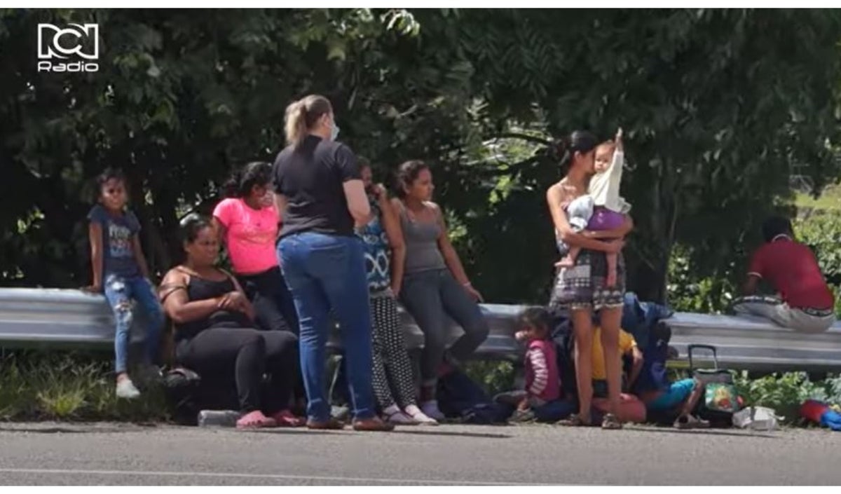 Migrantes venezolanos recorren las carreteras de Colombia