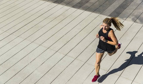 Correr rápido o correr más lejos