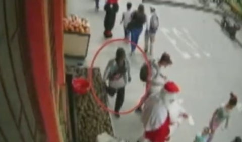 'Papá Noel' víctima de hurto en Patio Bonito