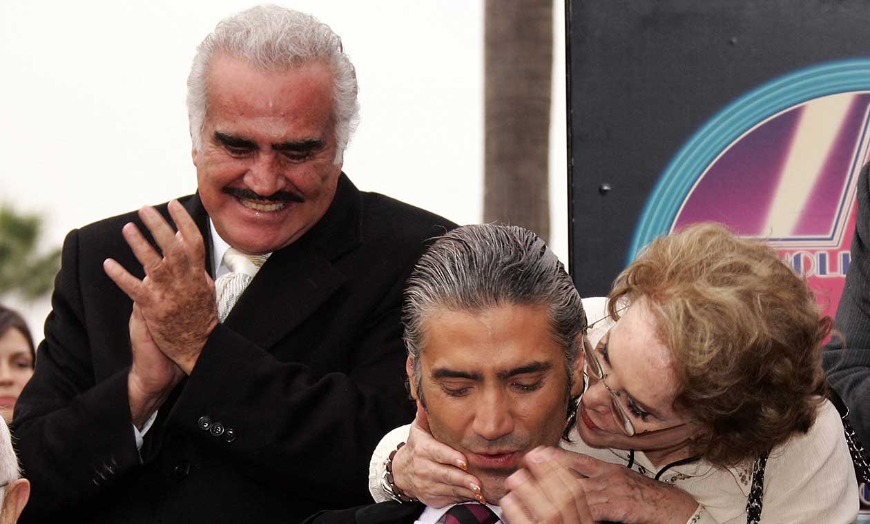 Vicente Fernández y su familia