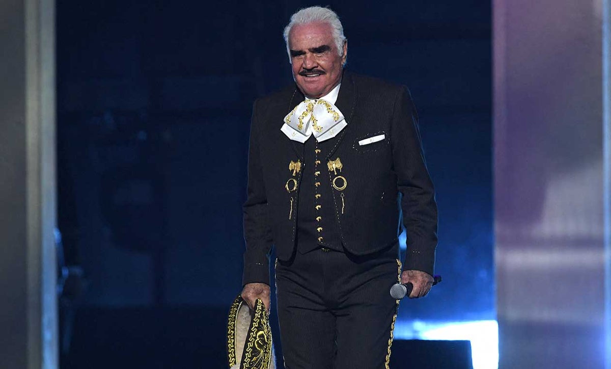 Vicente Fernández en un concierto