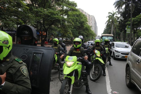 Policía de Cali en patrullajes