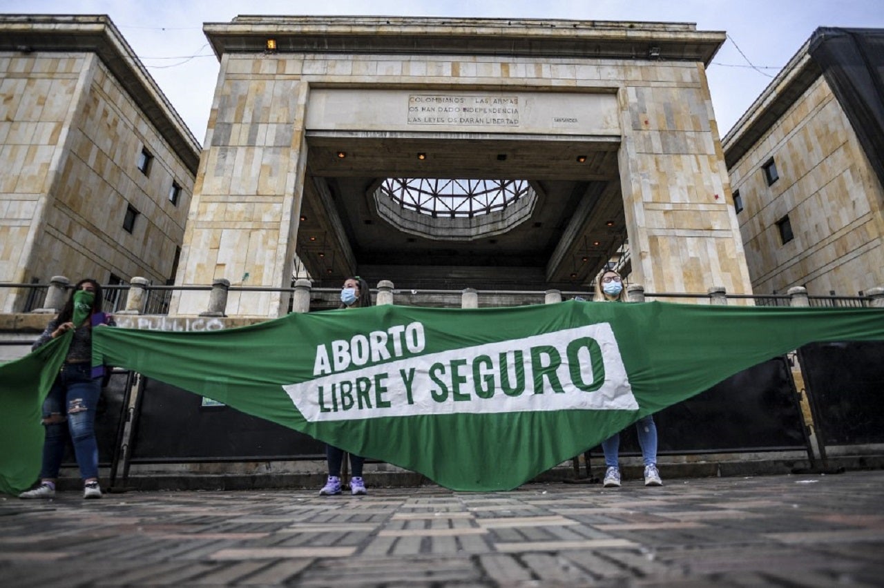 Aborto en Colombia - protesta frente al Palacio de Justicia, en Bogotá.