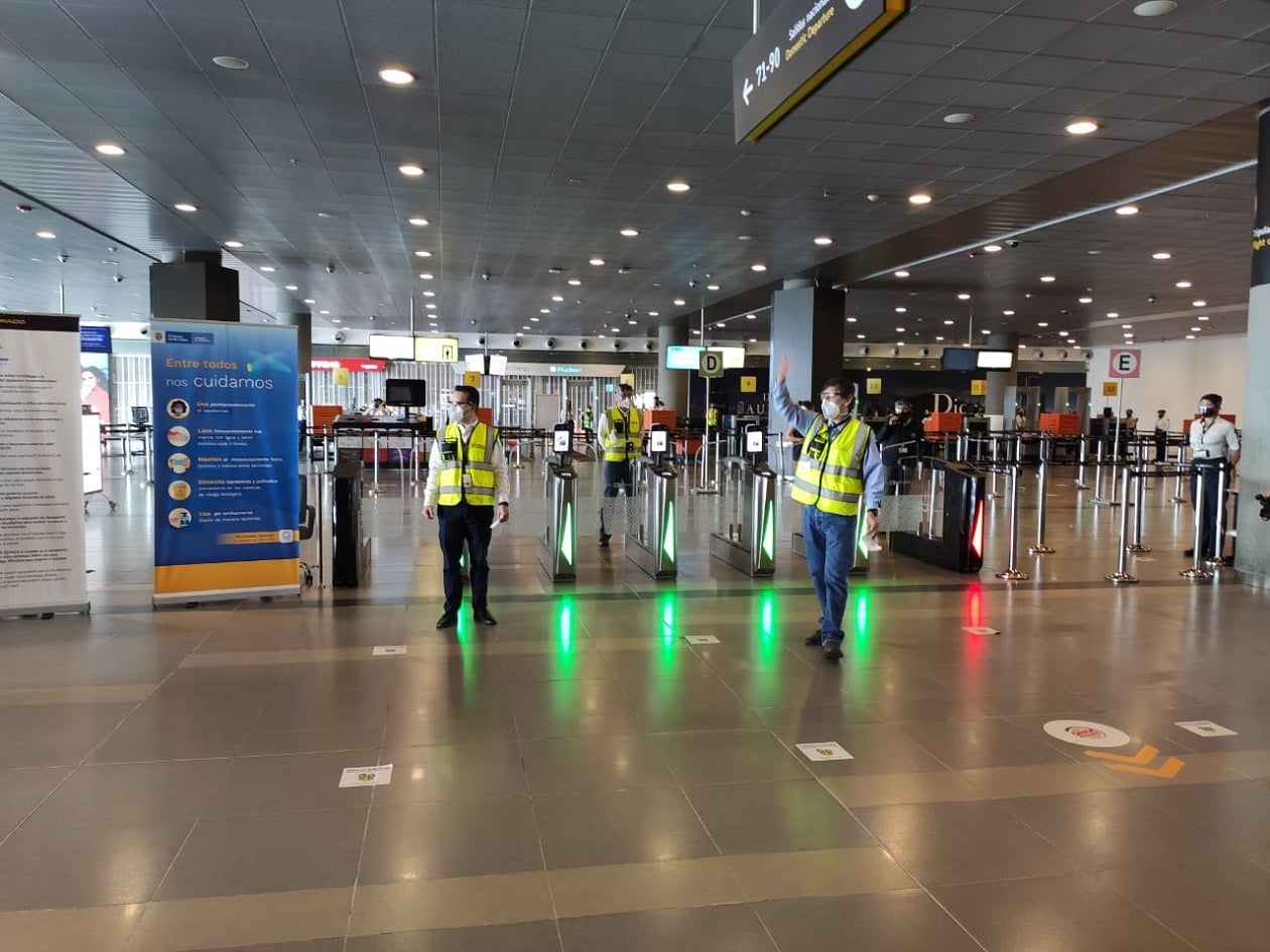 La Aeronáutica recomendó mantener comunicación con las aerolíneas.
