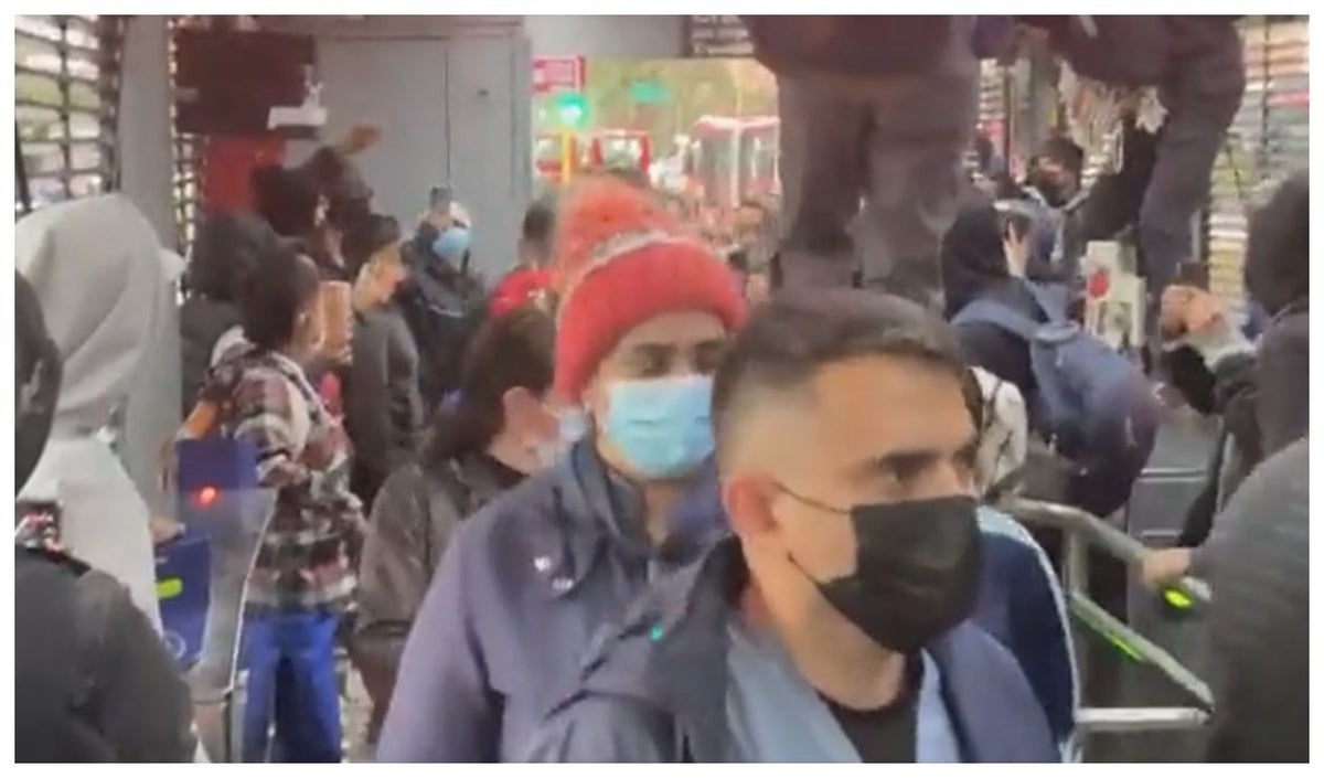 Colatón en Transmilenio, estación Marly