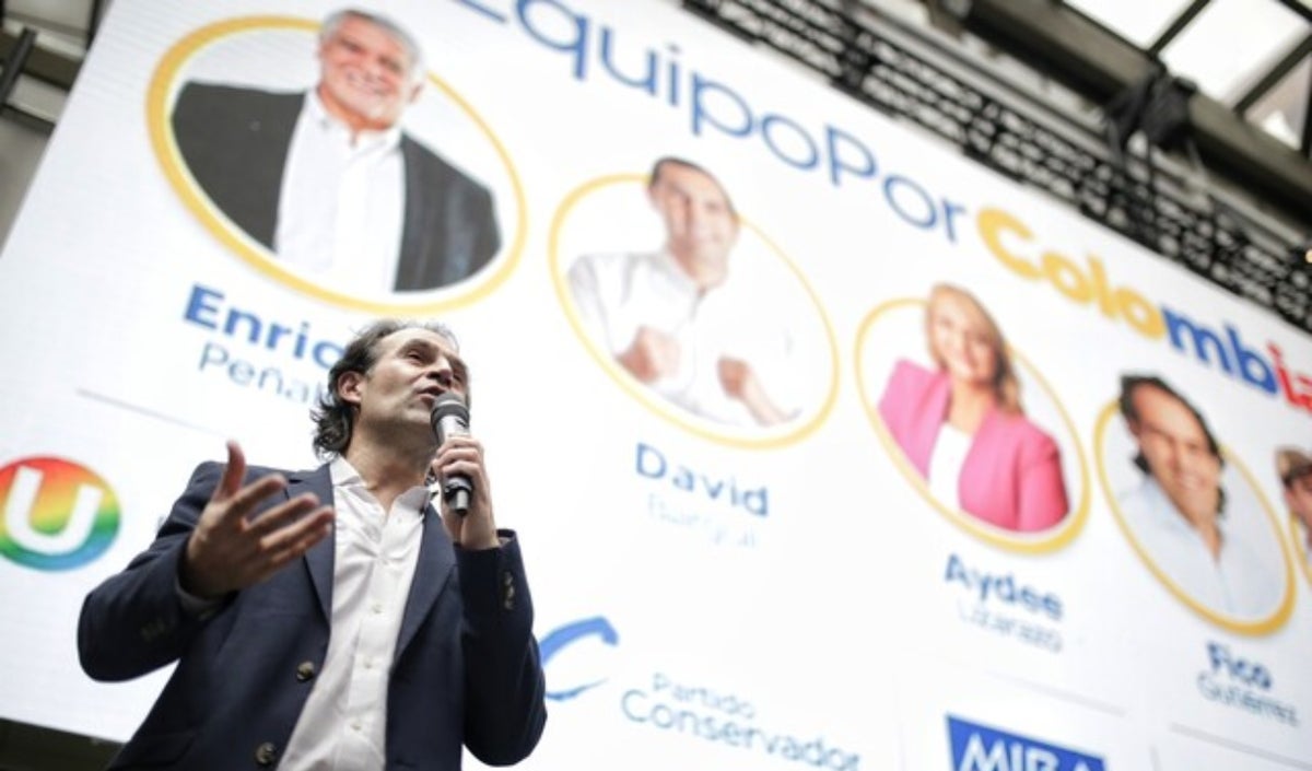 Federico Gutiérrez en la inscripción de la coalición Equipo por Colombia