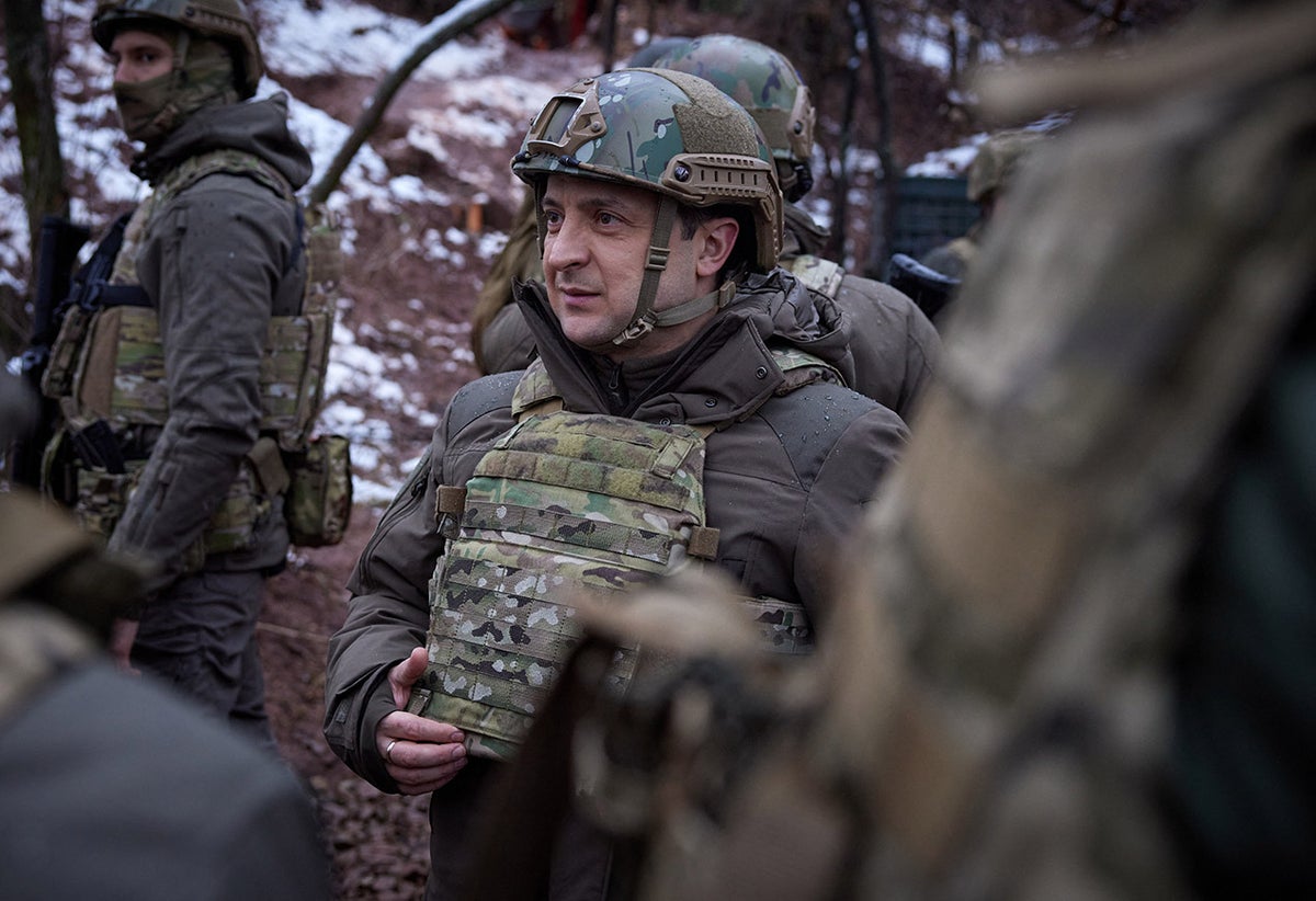 Tropas militares en frontera de Rusia con Ucrania