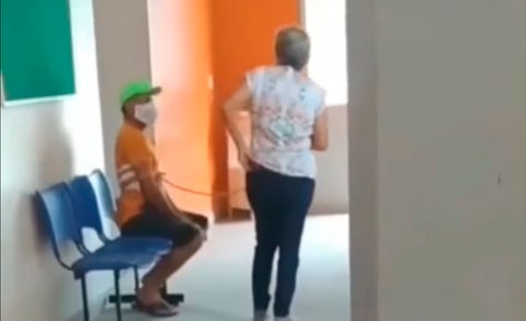 Mujer obliga esposo a vacunarse