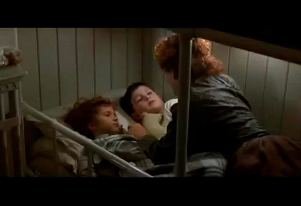 Reece Daniel Thompson en escena del Titanic