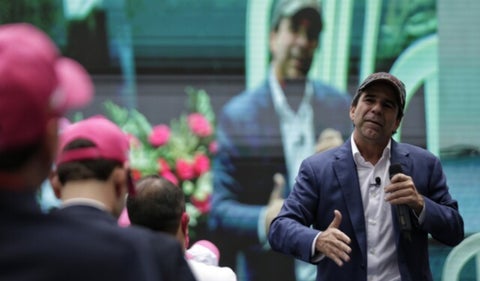 Alex Char al oficializar su candidatura