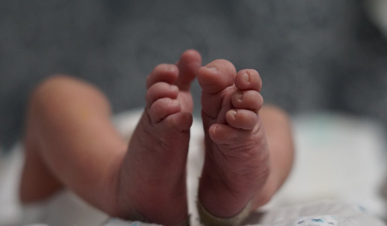 Padres no querían que su bebé recibiera sangre de vacunados contra covid.