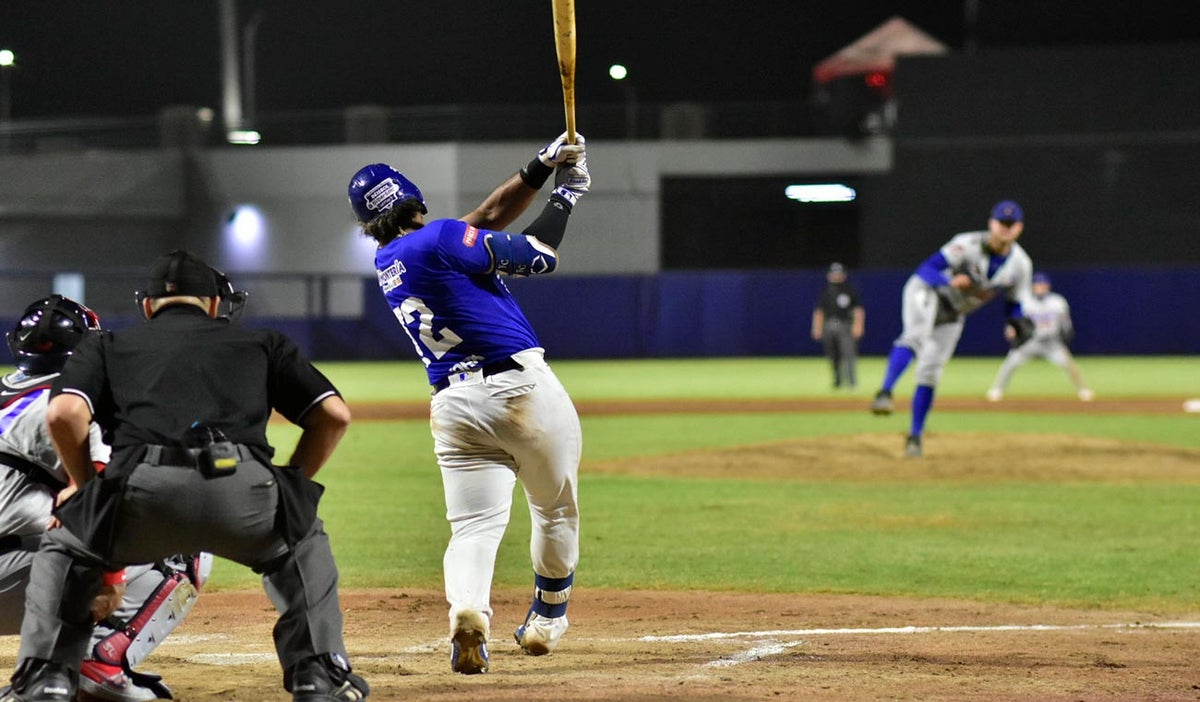 Caimanes de Barranquilla en el campo de juego