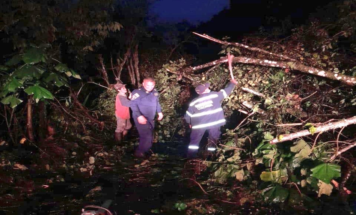 Municipios de Cundinamarca en alerta roja por derrumbes