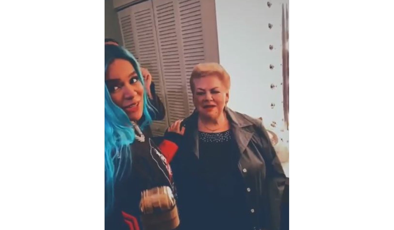 Karol G y Paquita la del Barrio juntas cantan a la rata de dos patas