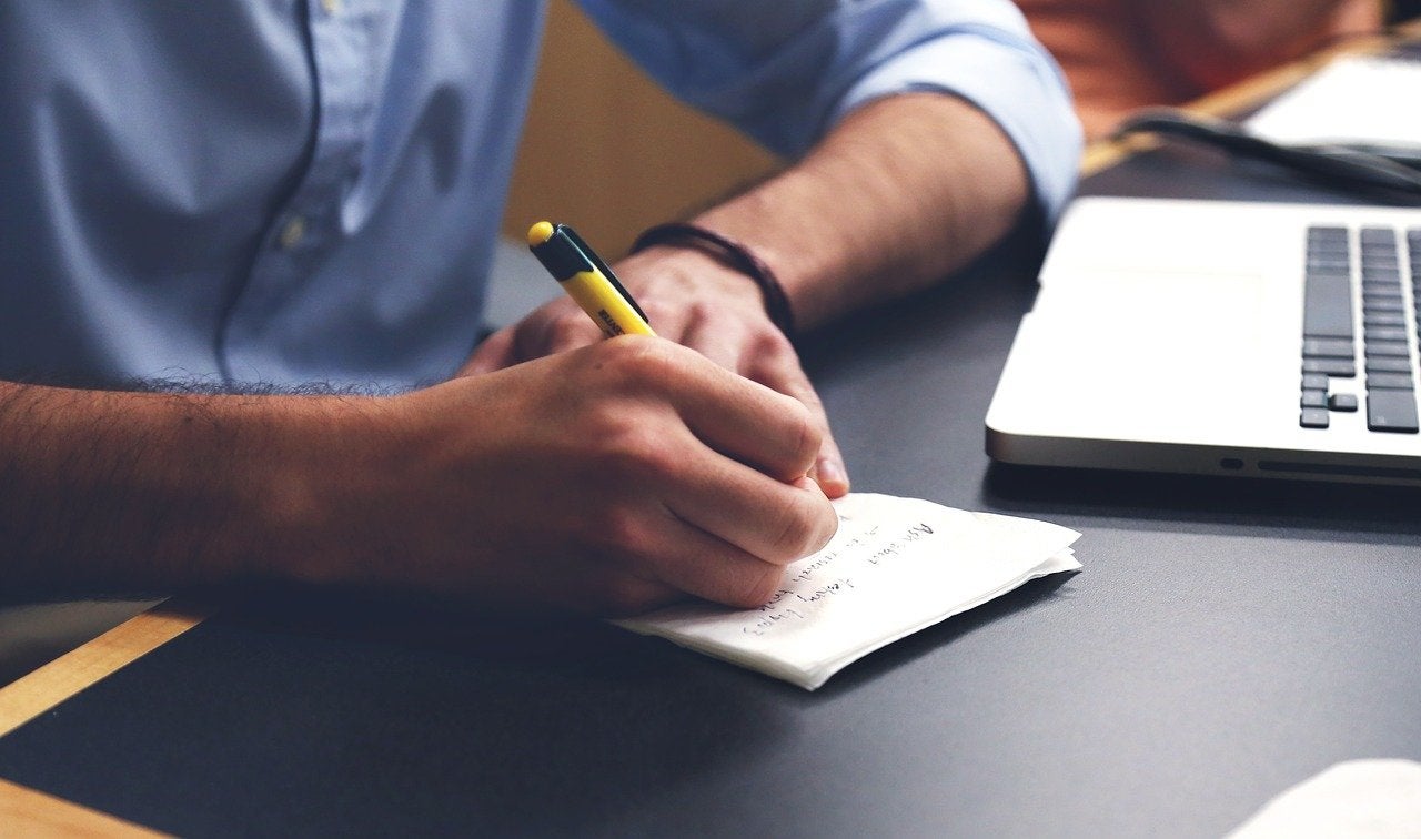 Estudiante - escritorio - cursos virtuales