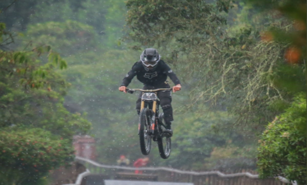 Sendero de Monserrate- Carrera DownHill Urbano