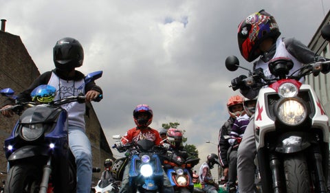 Motos