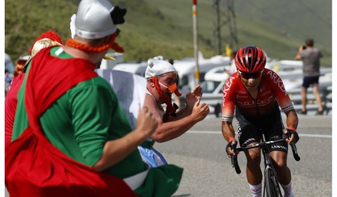 Nairo Quintana con Arkea se destaca en los Alpes
