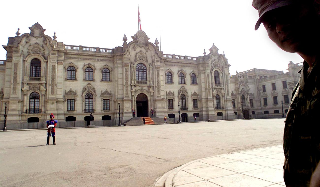 Allanan oficinas del Palacio de Gobierno en Perú en proceso de corrupción |  La FM