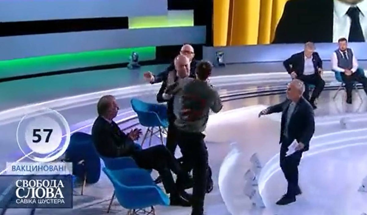 Pelea entre periodista y legislador prorruso