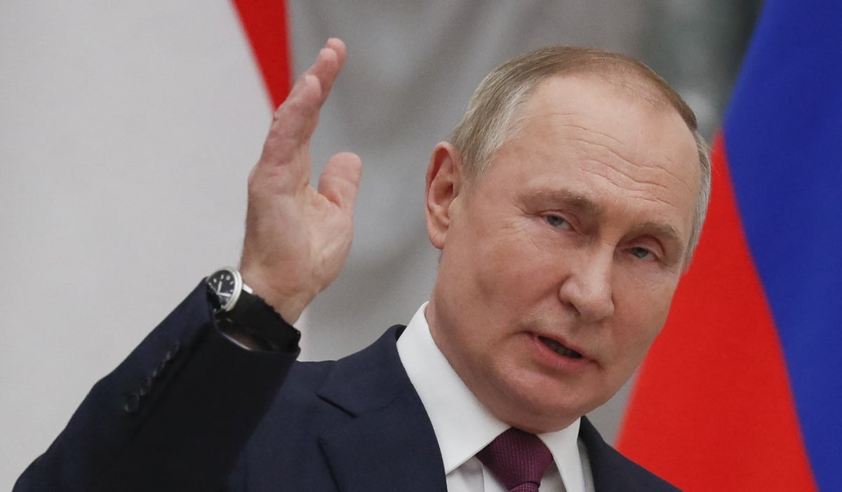 Vladimir Putin, presidente de Rusia, hace advertencias a Ucrania de una guerra