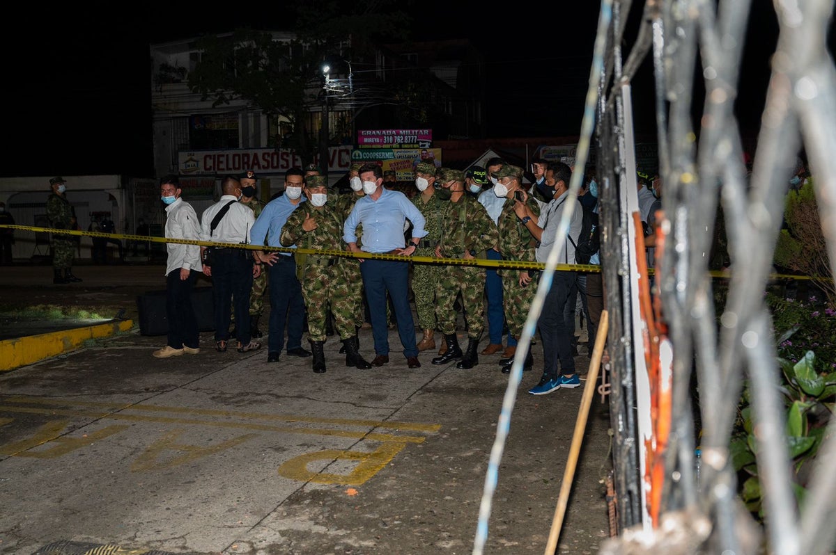 Un militar muerto y cinco más heridos