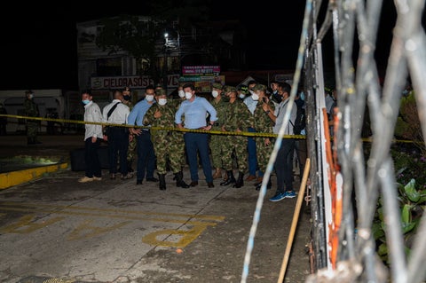 Un militar muerto y cinco más heridos
