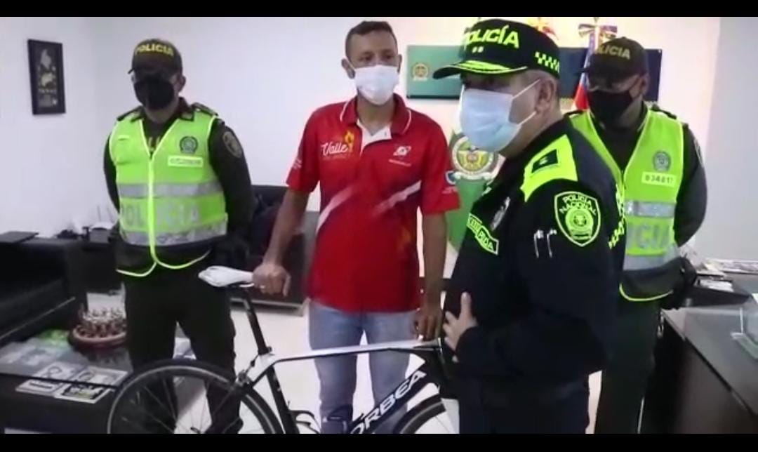 Gracias a la policia Nacional, paraciclista recuperó su bicicleta