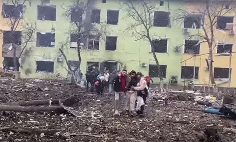 Hospital infantil de Mariúpol, bombardeado por los rusos