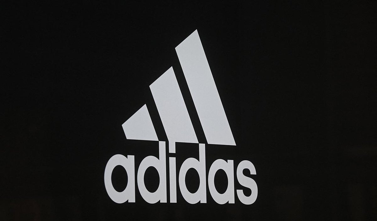 Adidas suspende patrocinio a selección de futbol de Rusia