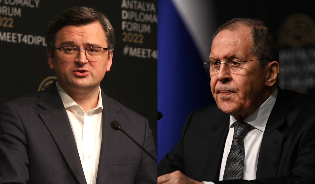 Dmitro Kuleba y Serguei Lavrov en Turquía