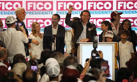 Federico Gutiérrez celebra triunfo en consulta Equipo por Colombia