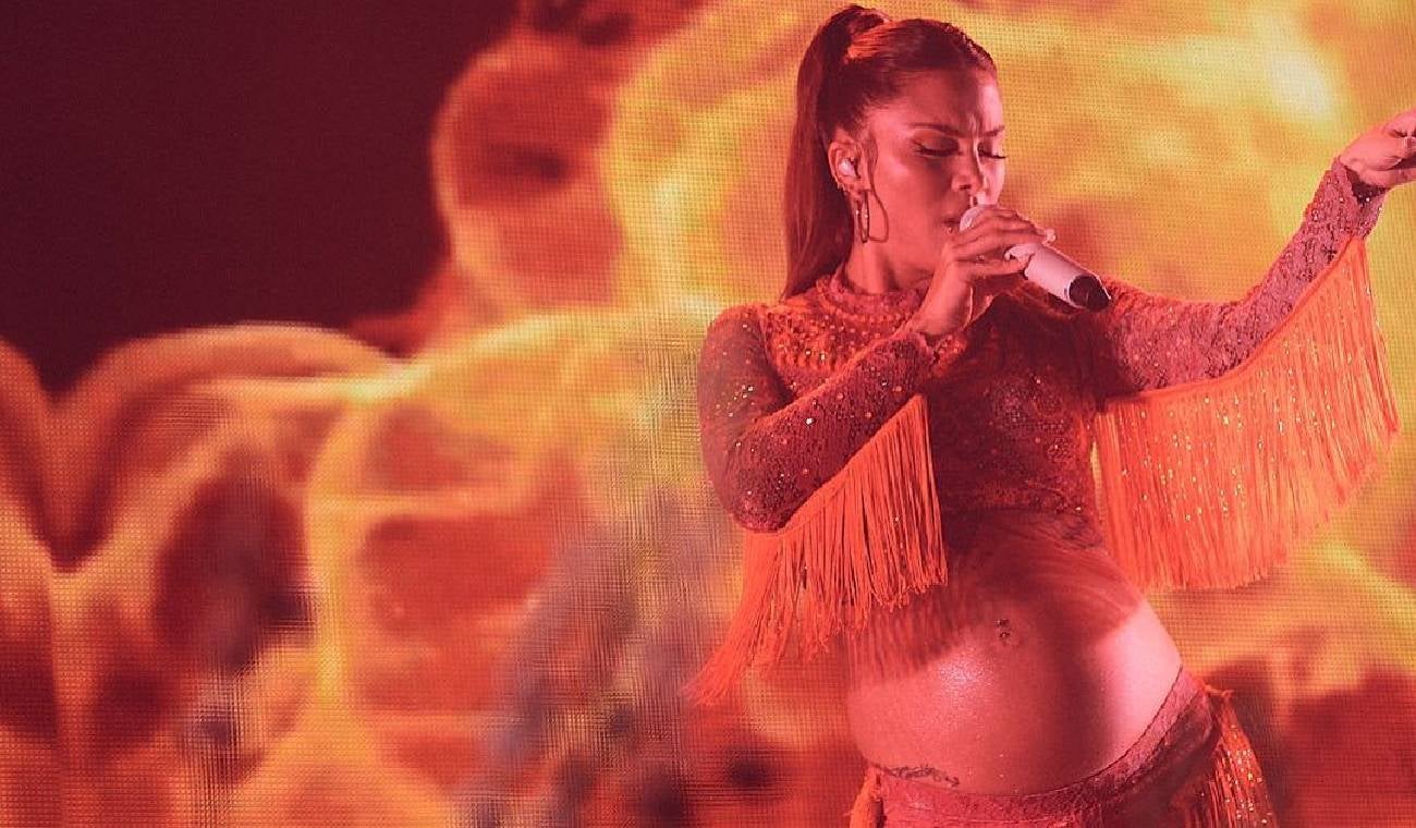 Greeicy Rendón sufrió caída en pleno concierto