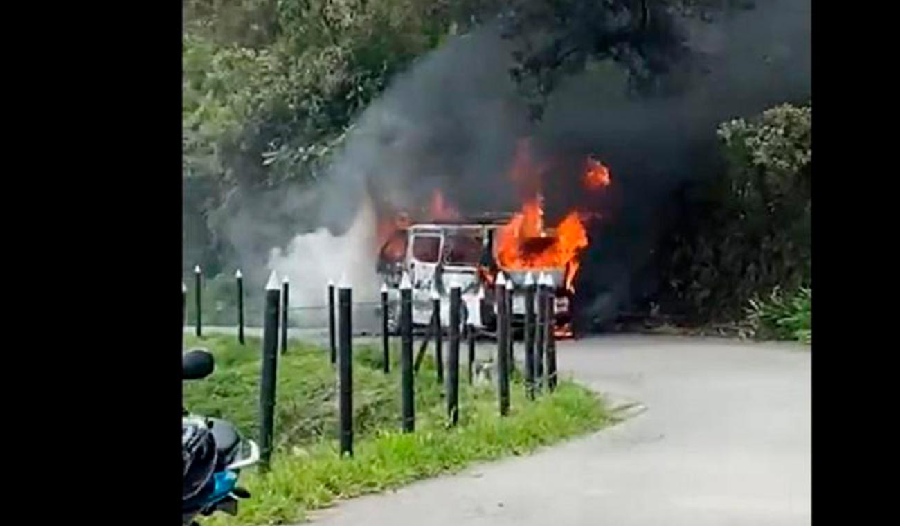 Queman buseta en Antioquia