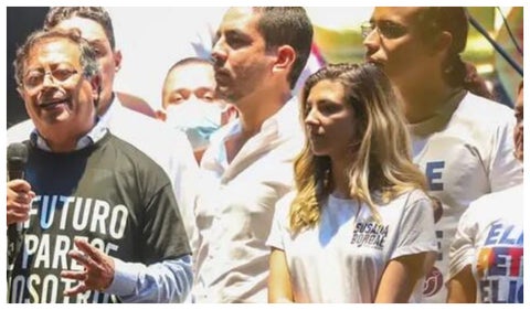 Susana Gómez y el acto de Álex Florez