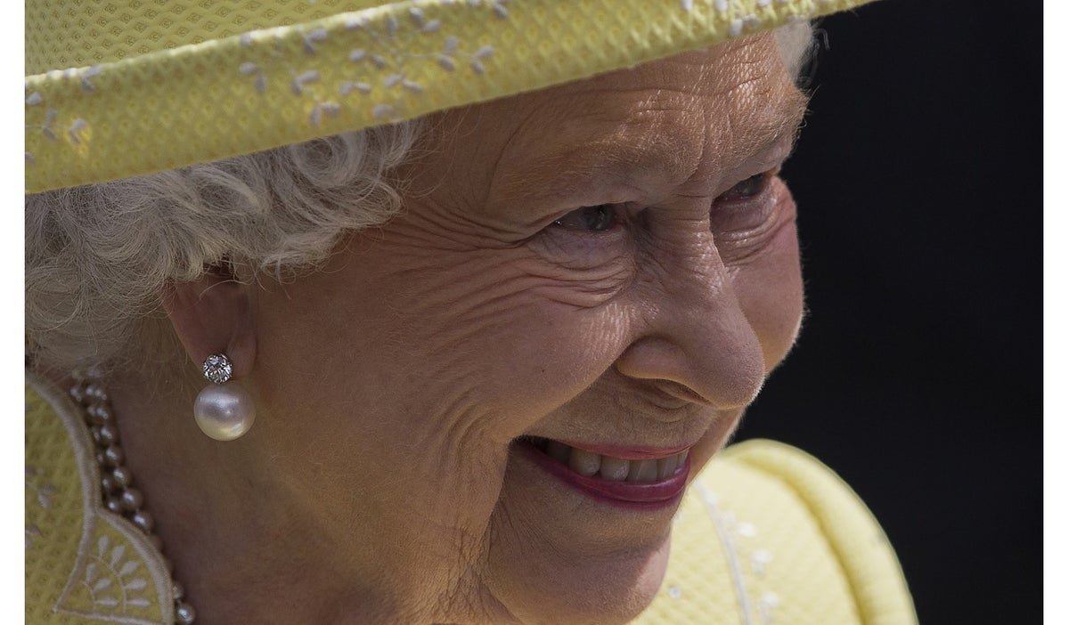 Reina Isabel II cumplió 96 años.