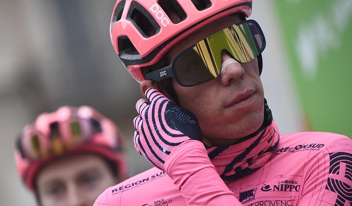 Rigoberto Urán se lesionó el hombro