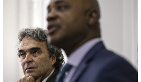 Sergio Fajardo junto a su fórmula vicepresidencial Luis Gilberto Murillo.