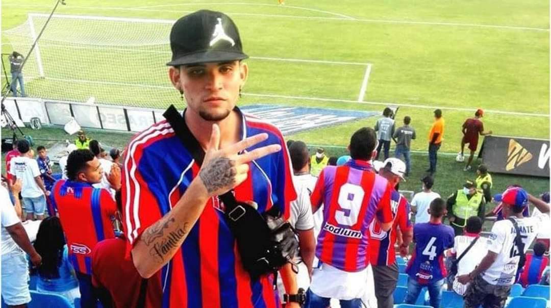 El joven recibió varias heridas con arma blanca