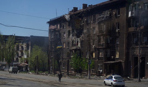 Edificios afectados en bombardeos rusos en Ucrania
