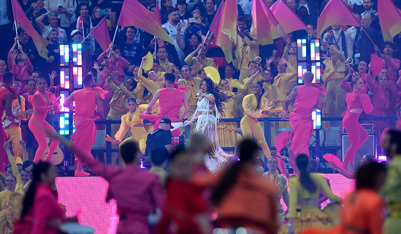 Show de Camila Cabello en final de Champions League