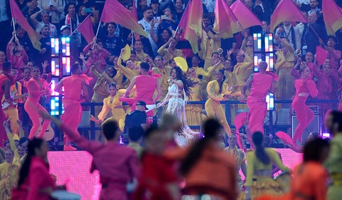 Show de Camila Cabello en final de Champions League