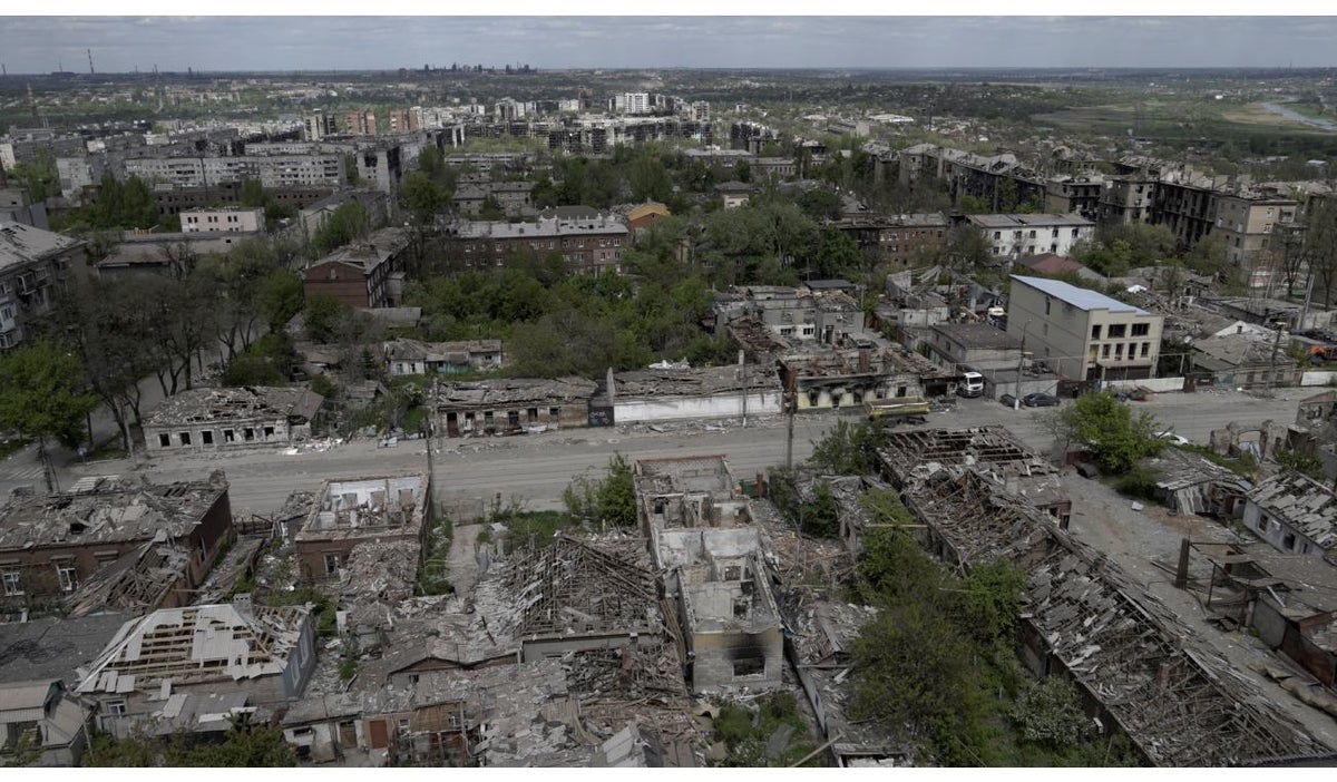 Mariupol destruida por guerra en Ucrania tras invasión de rusos