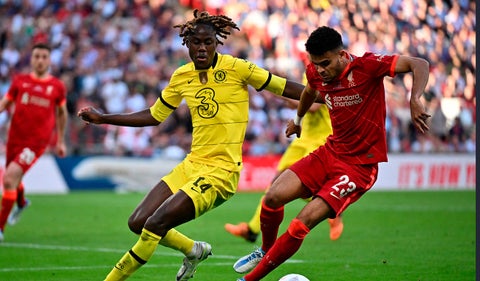 Luis Diaz jugando con el Liverpool