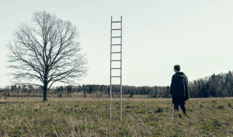 Pasar debajo de unas escaleras, ¿De verdad es de mala suerte?
