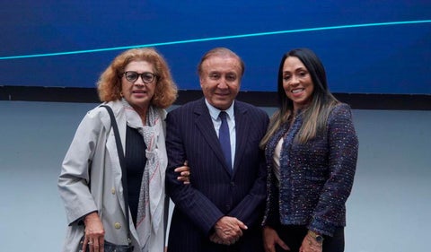Rodolfo Hernández junto a Socorro Oliveros