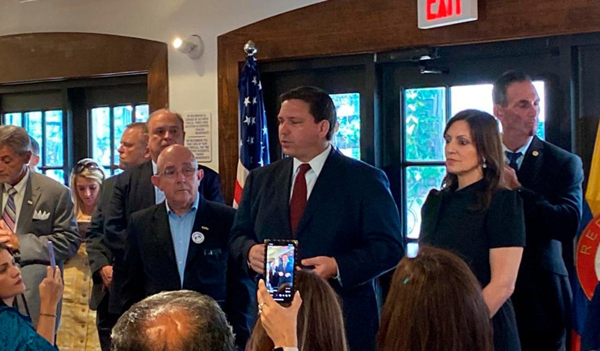 Ron DeSantis, gobernador de la Florida, en Miami